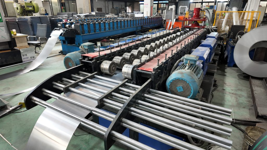 Dual-line fully automatic heavy-duty cold roll forming machine