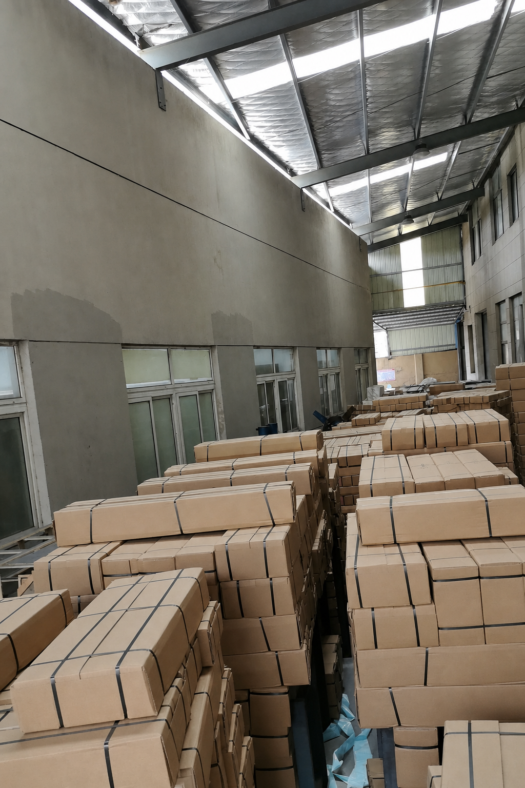 Export packing of supermarket shelving for international delivery
